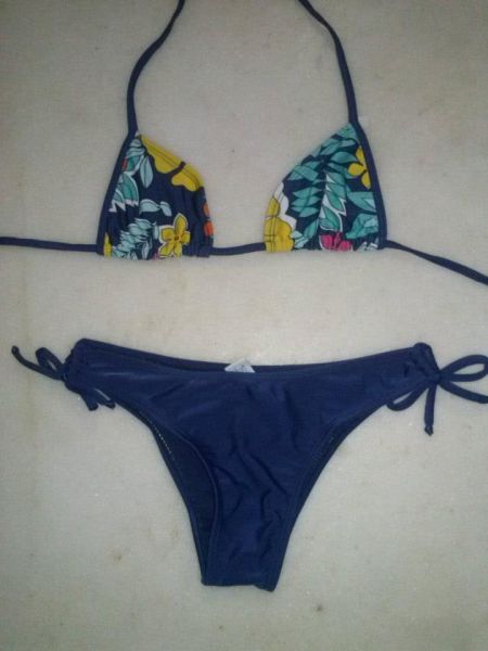Biquine estampa Tropical